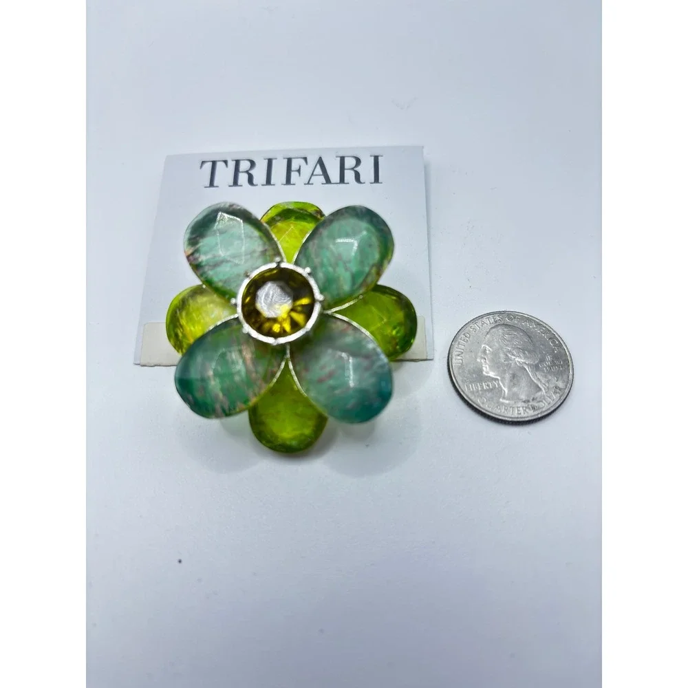 Trifari Green Flower Brooch Silver Tone‎ Lime Emerald Petals Rhinestone Pin NEW